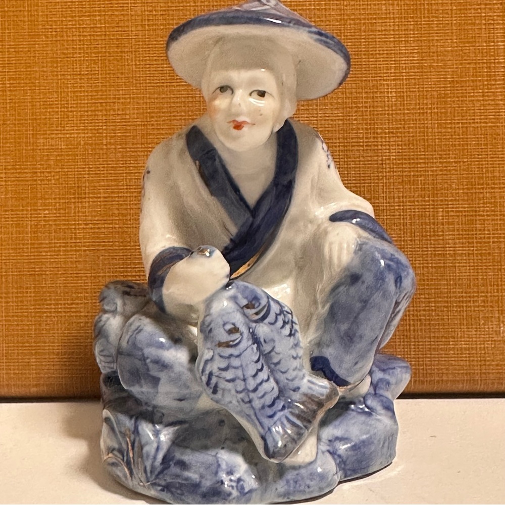 Vtg 1950s Porcelain Chinese hand crafted figurine fish statue decor Lucky Wealth